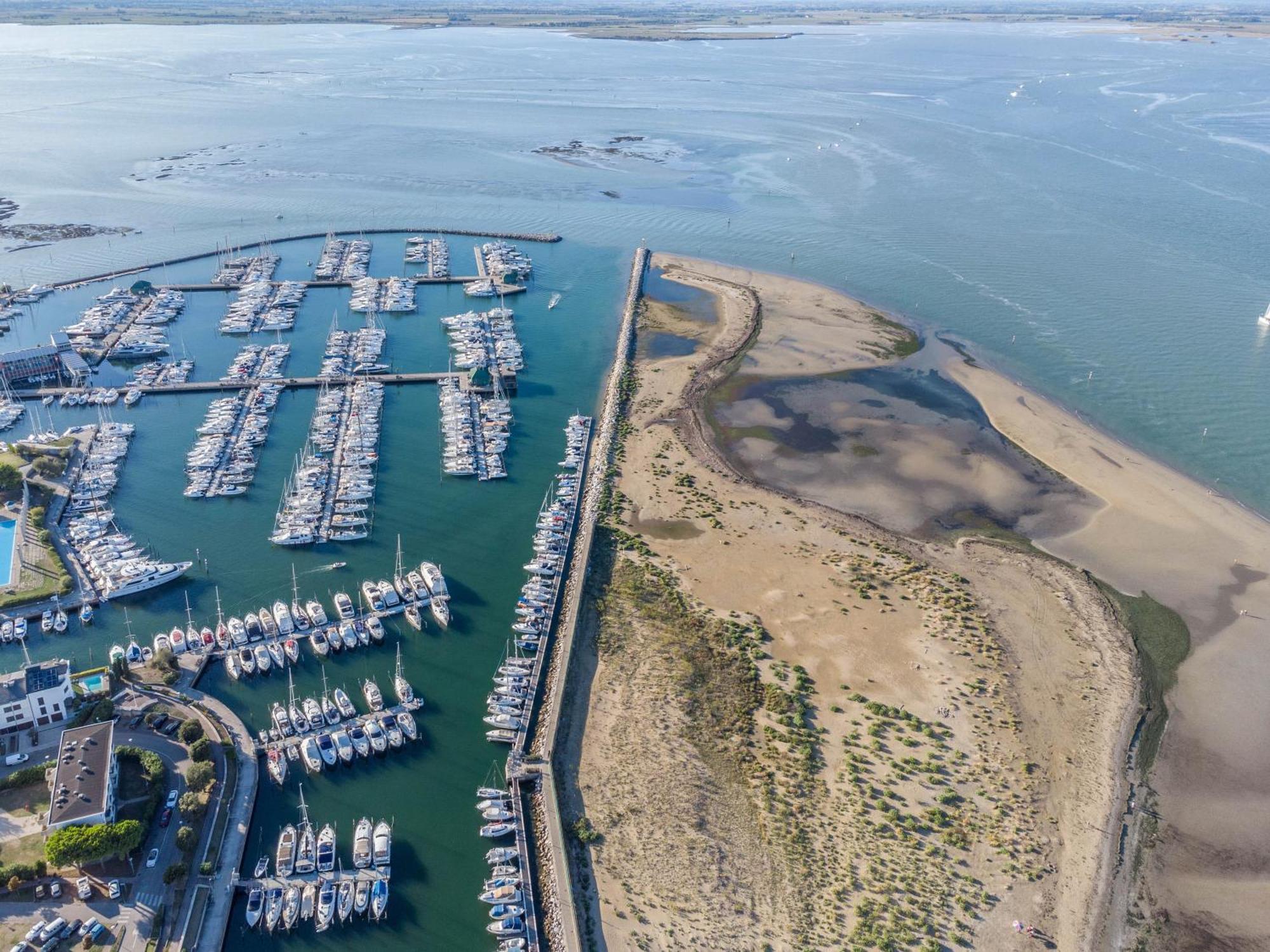 Apartamento La Terrazza Sul Faro Lignano Sabbiadoro Exterior foto